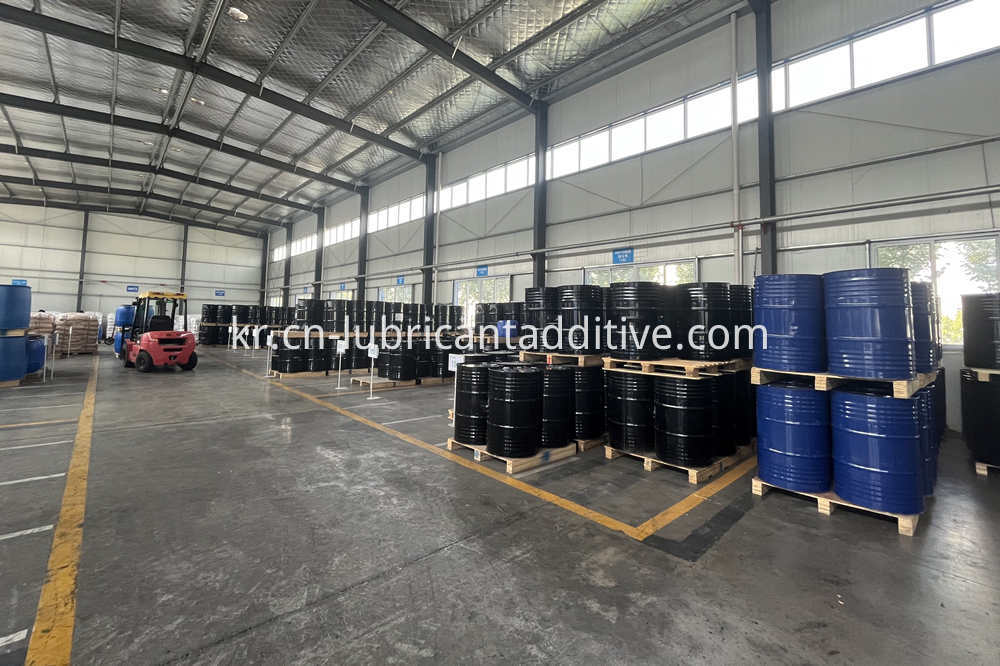 Packing Warehouse Lubricant Additives